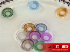 隱形眼鏡可以用礦泉水泡嗎，不可以通常需要先放在護理液中浸泡的